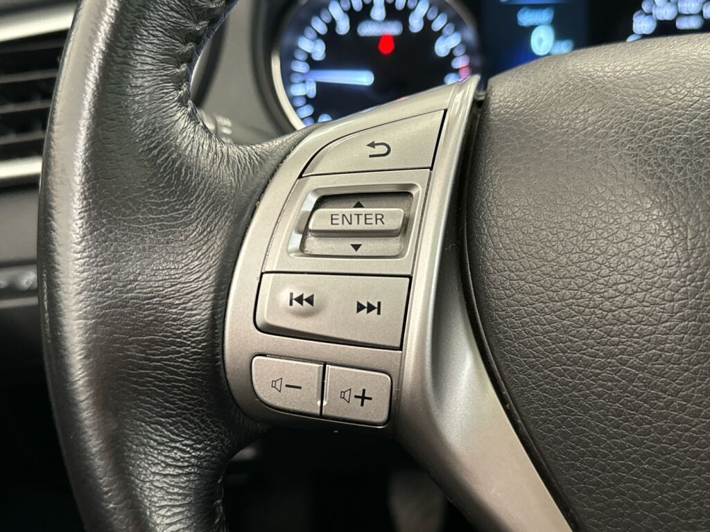 Nissan X-Trail 2016 Musta