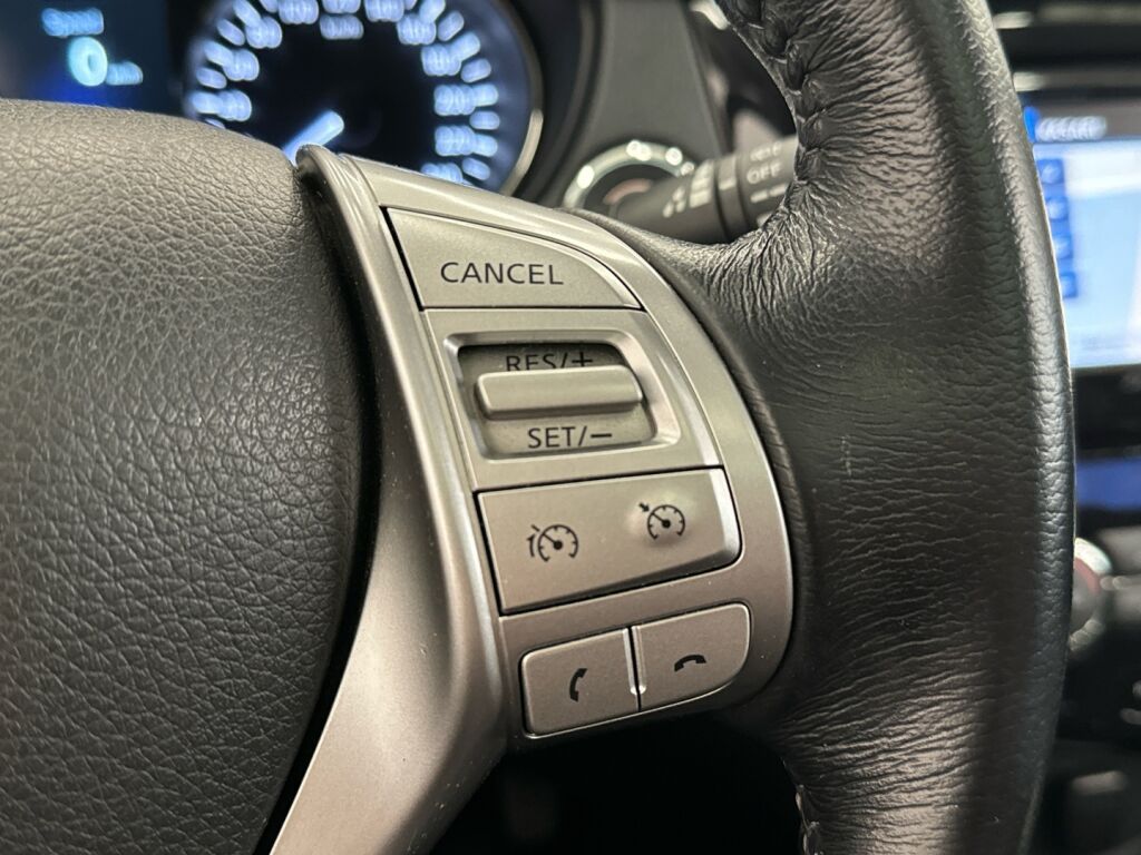 Nissan X-Trail 2016 Musta