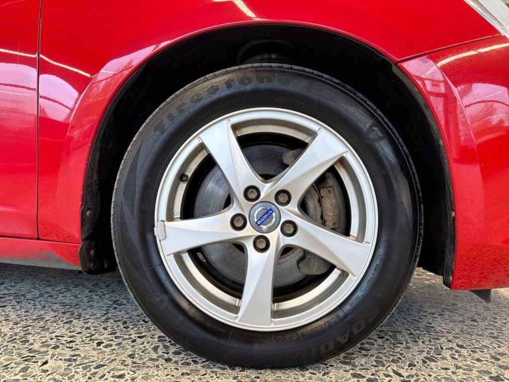 Volvo S60 2016 Punainen