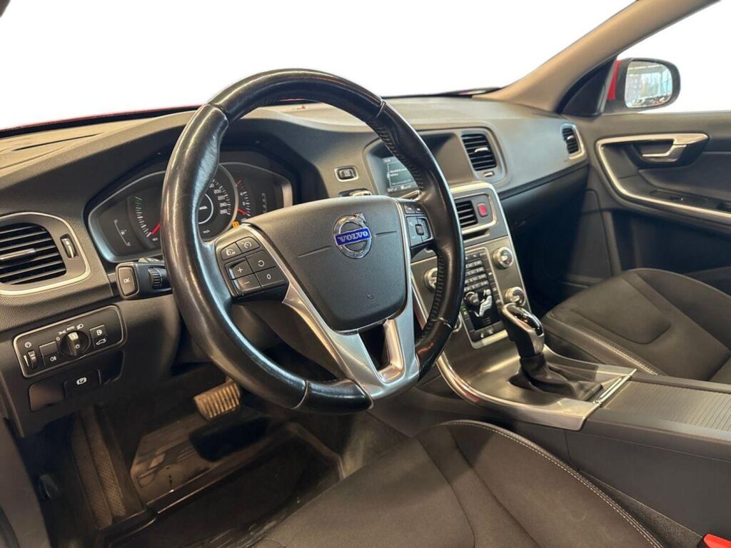 Volvo S60 2016 Punainen