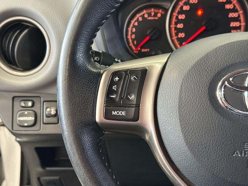 Toyota Yaris 2016 Valkoinen