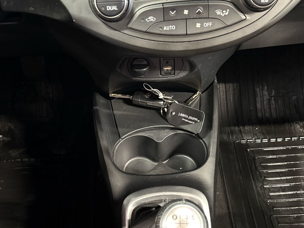 Toyota Yaris 2016 Valkoinen