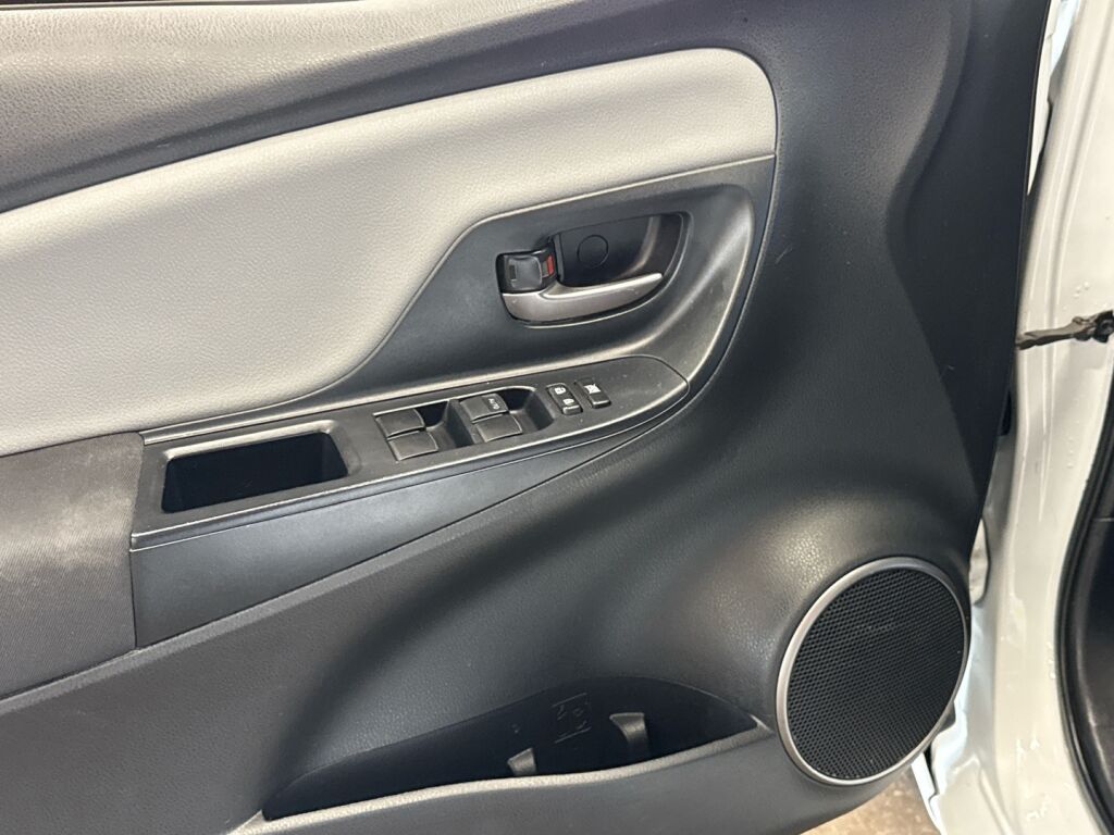 Toyota Yaris 2016 Valkoinen