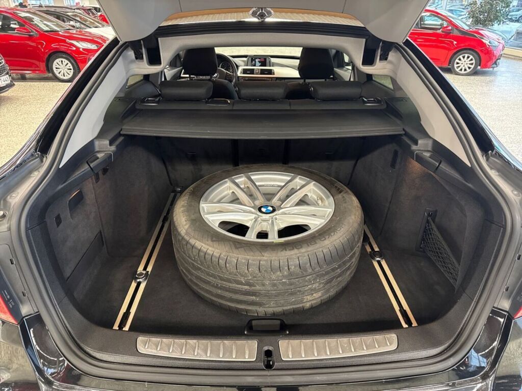 BMW 320 Gran Turismo 2016 Musta