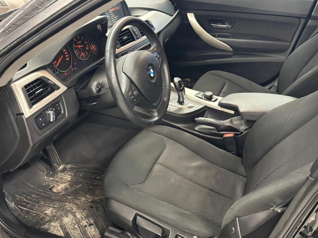 BMW 320 Gran Turismo 2016 Musta