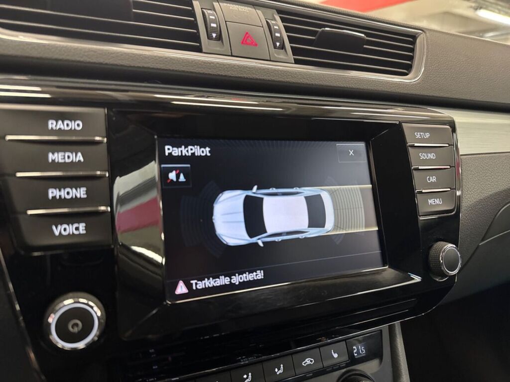 Skoda Superb 2016 Ruskea (beige)