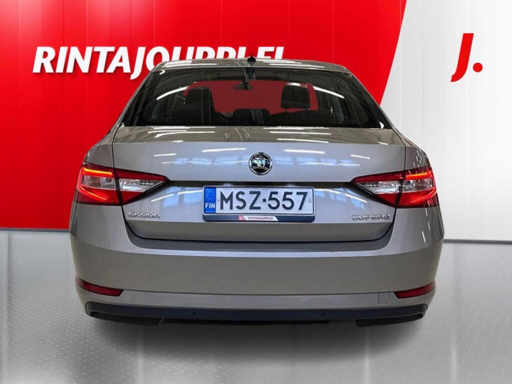 Skoda Superb 2016 Ruskea (beige)