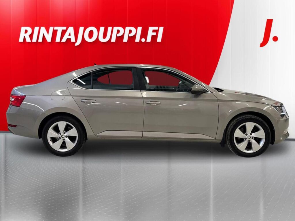 Skoda Superb 2016 Ruskea (beige)