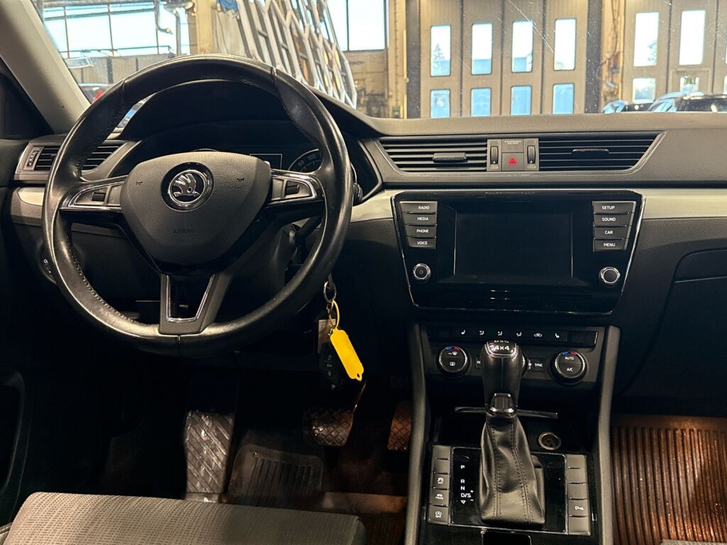 Skoda Superb 2016 Harmaa