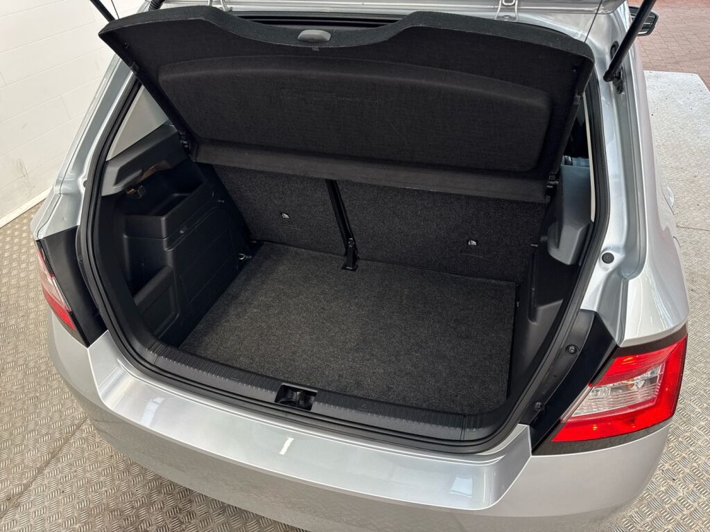 Skoda Fabia 2016 Harmaa