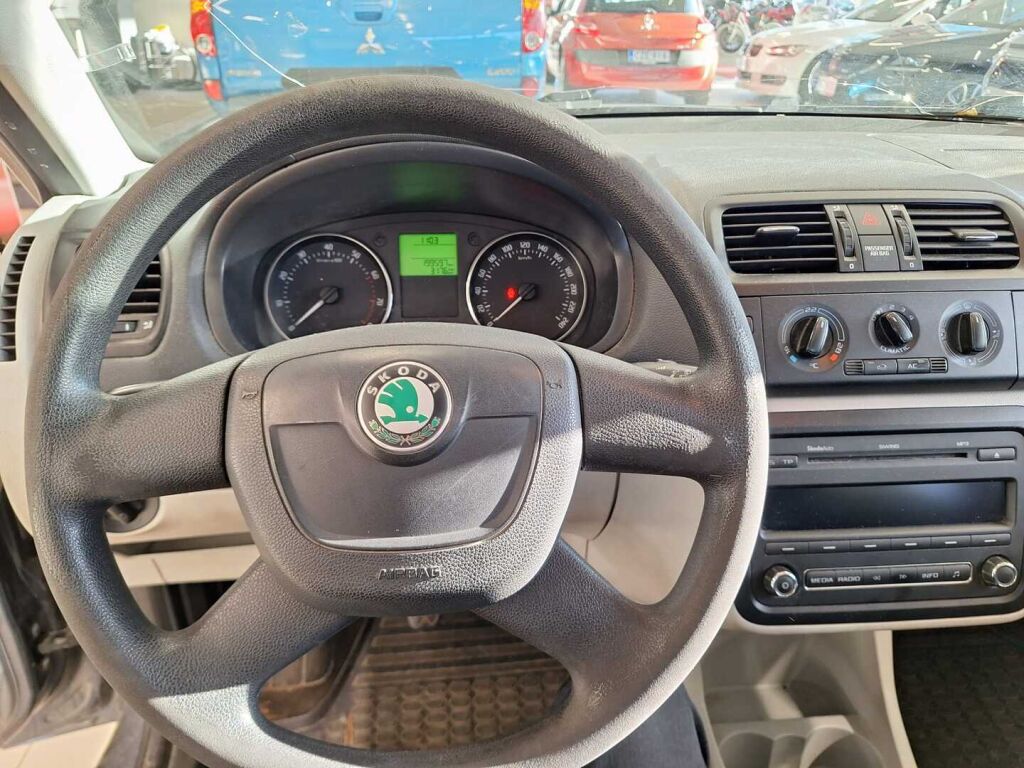 Skoda Fabia 2010 Harmaa