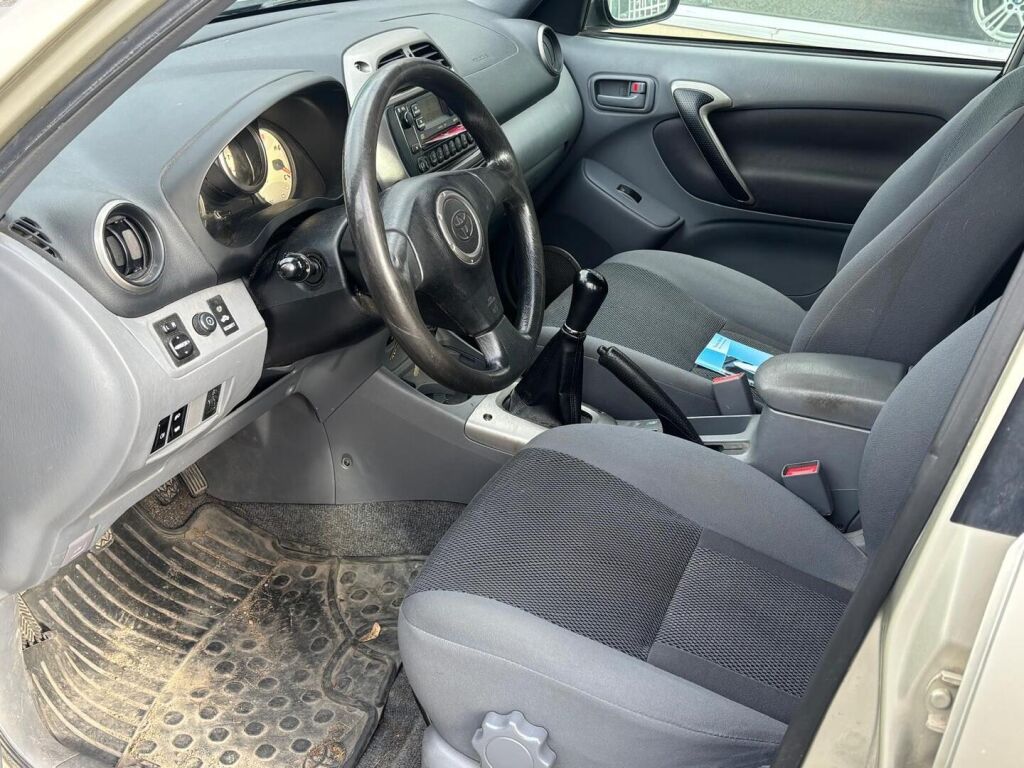Toyota RAV4 2002 Hopea