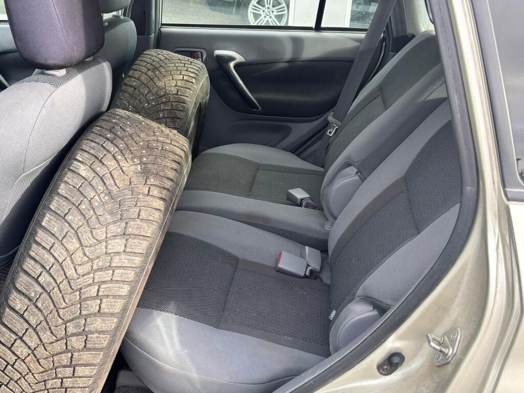 Toyota RAV4 2002 Hopea