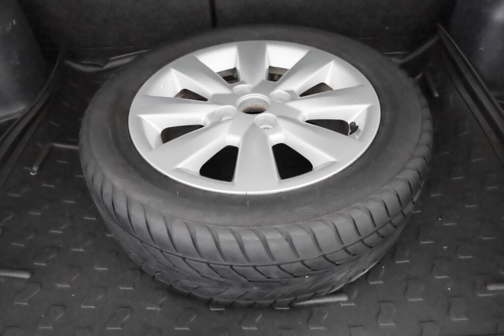 Suzuki Liana 2004 Vihreä