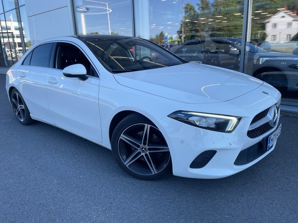 Mercedes-Benz A 2020 Valkoinen