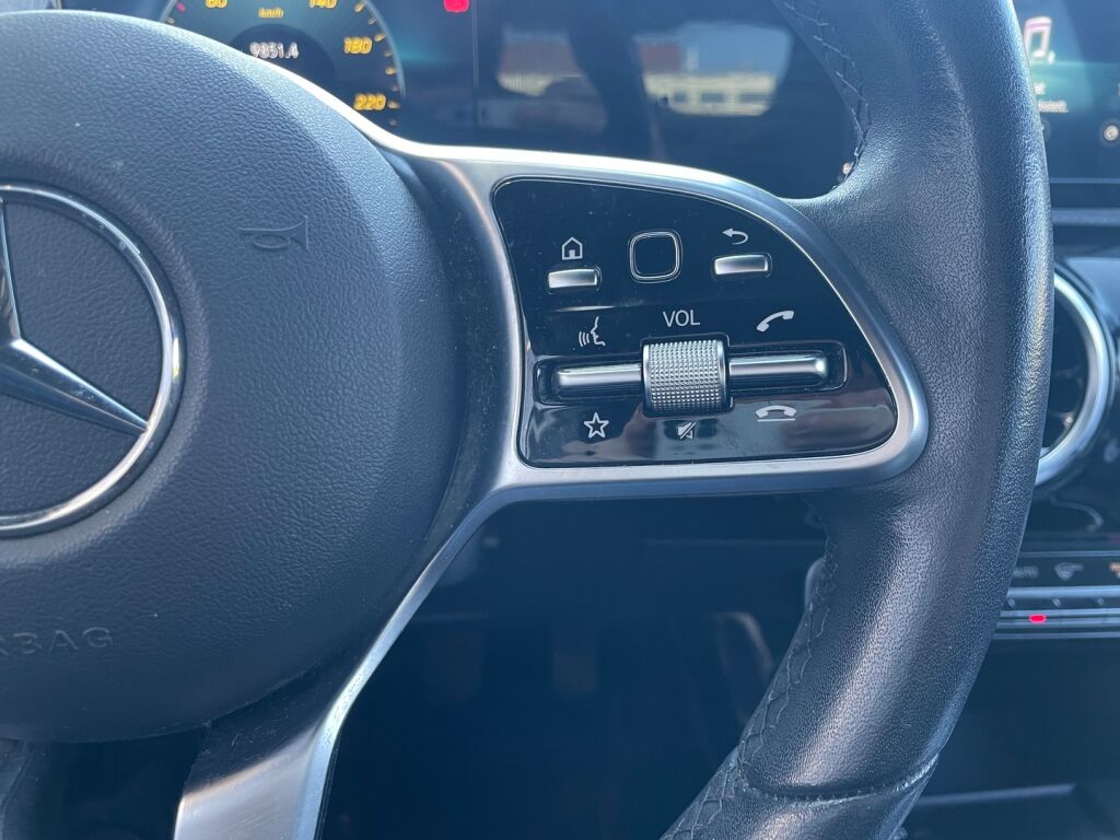 Mercedes-Benz A 2020 Valkoinen