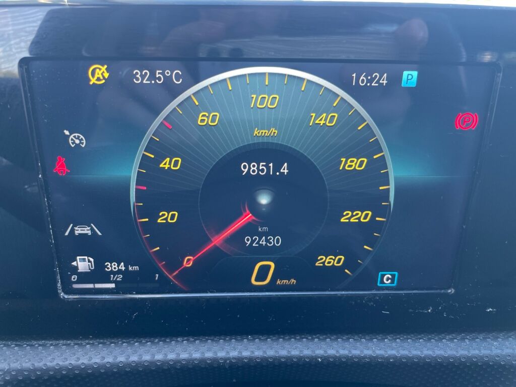 Mercedes-Benz A 2020 Valkoinen