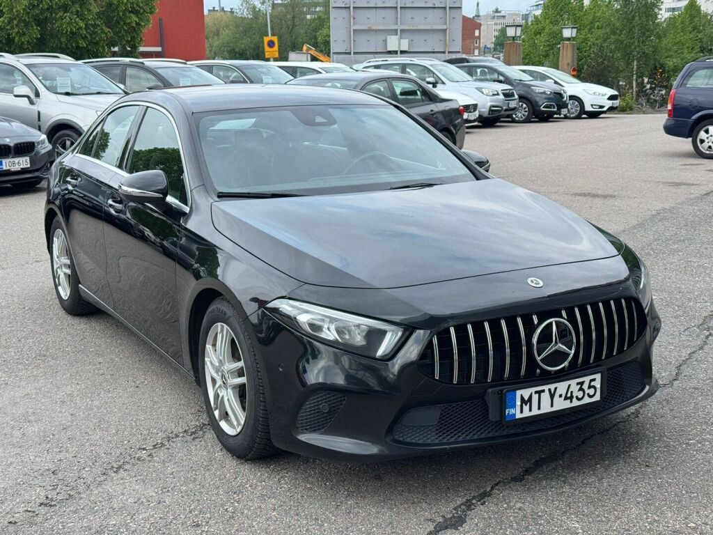 Mercedes-Benz A 2020 Musta