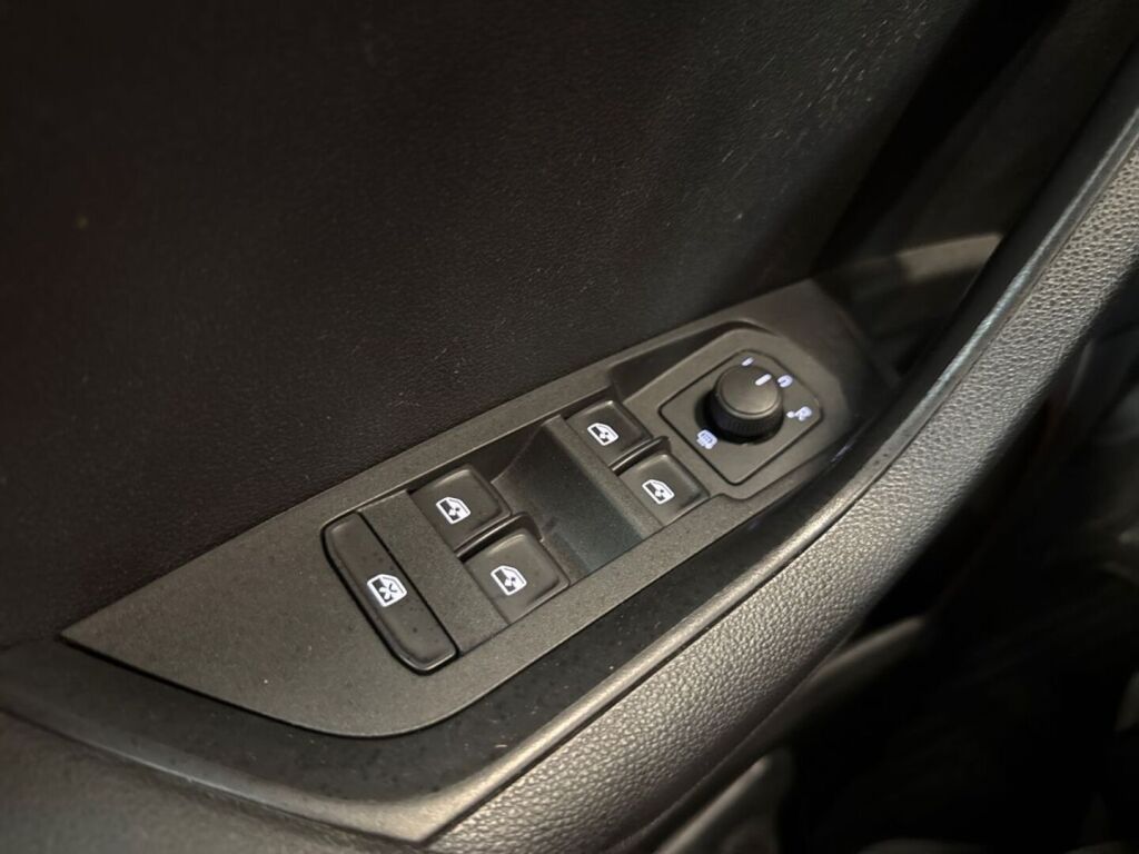 Skoda Karoq 2020 Sininen