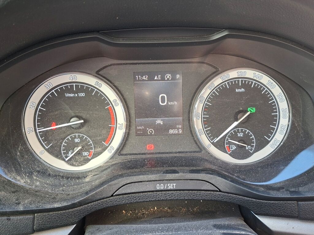 Skoda Karoq 2020 Sininen