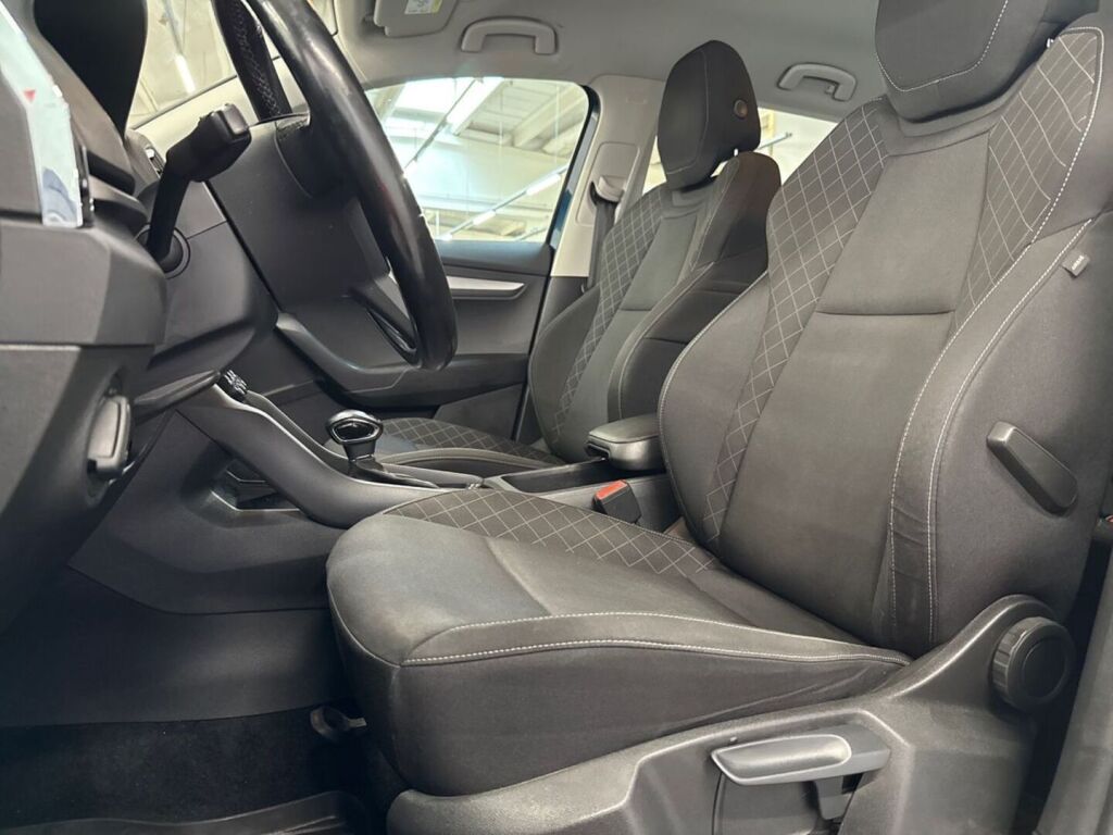 Skoda Karoq 2020 Sininen