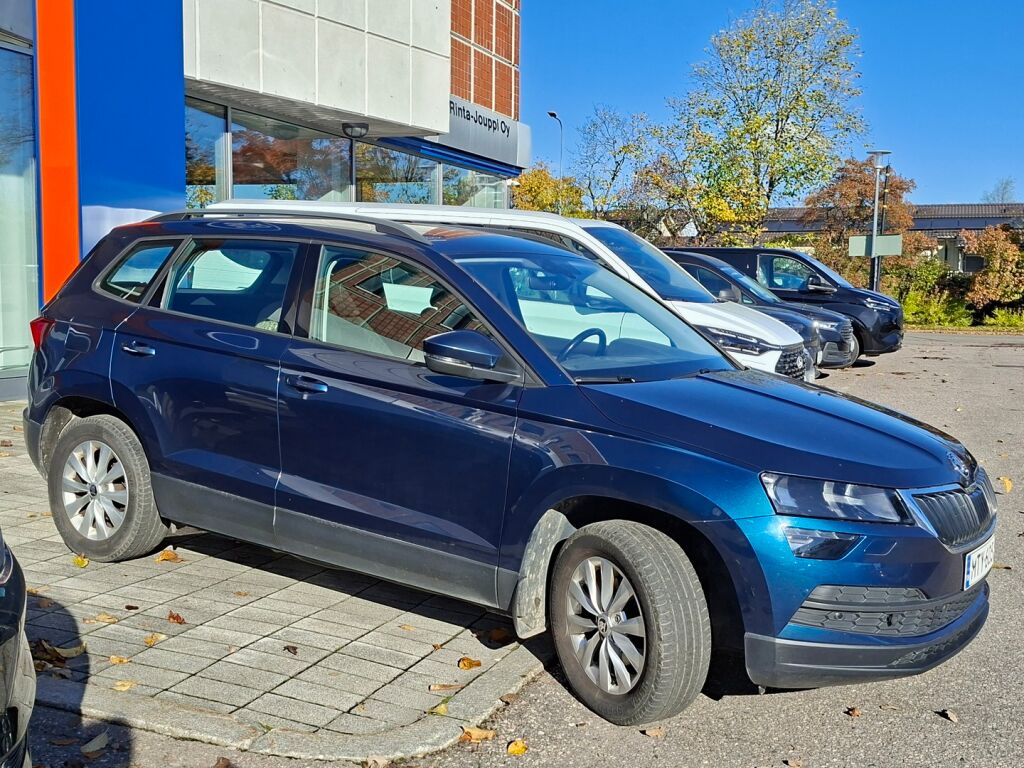 Skoda Karoq 2020 Sininen
