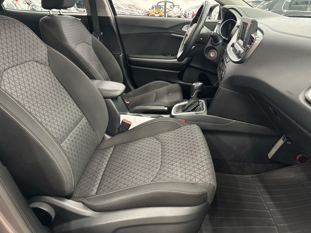 Kia XCeed 2020 Ruskea (beige)
