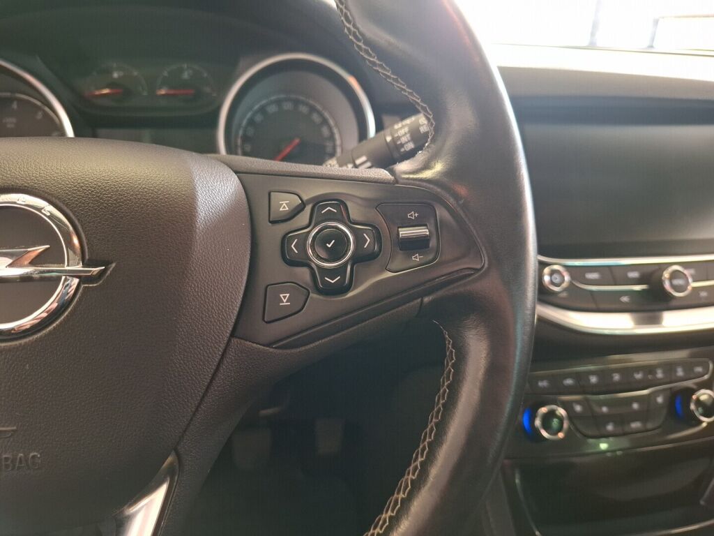 Opel Astra 2016 Vihreä