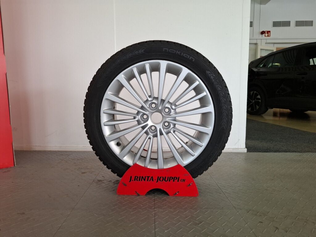 Opel Astra 2016 Vihreä