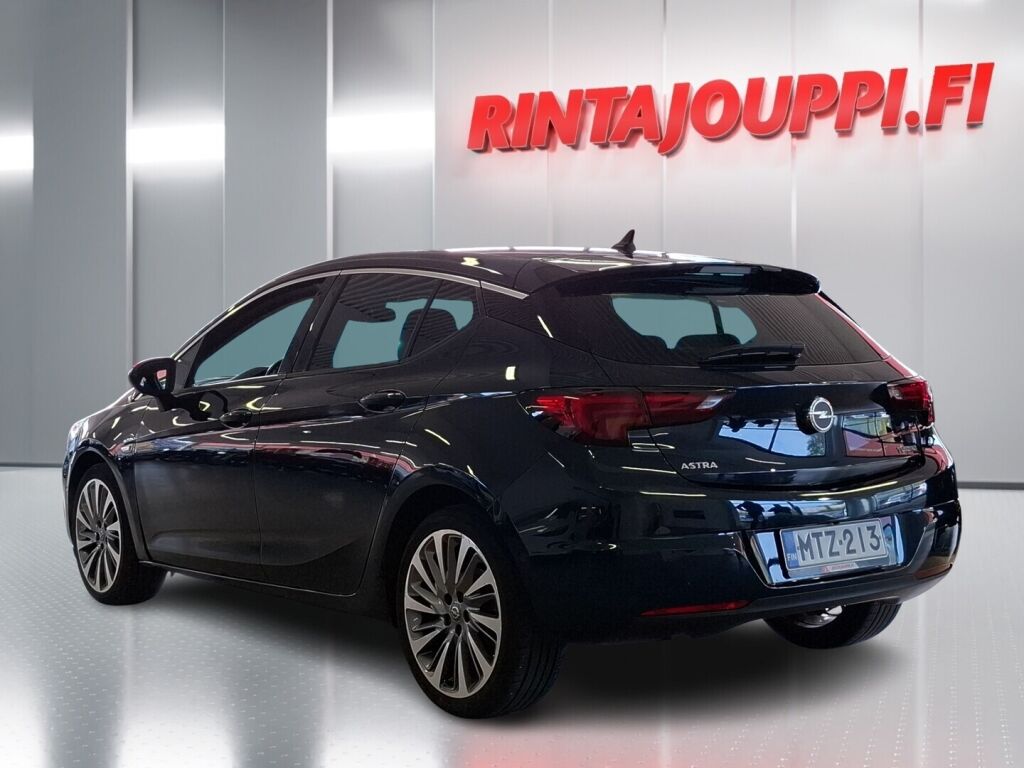 Opel Astra 2016 Vihreä