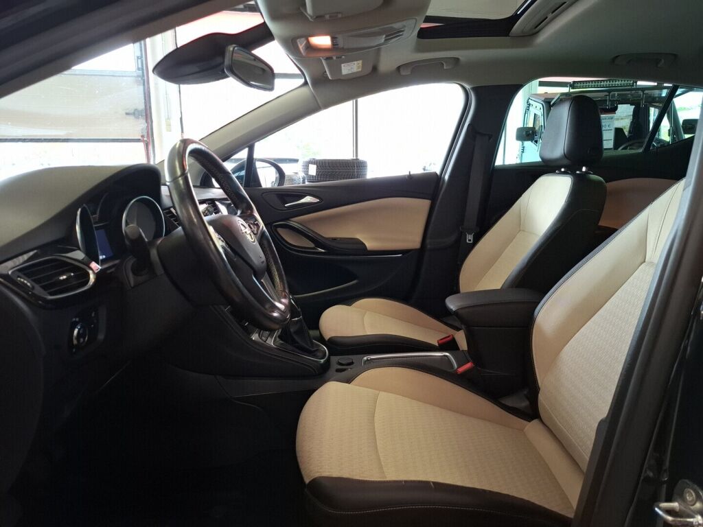 Opel Astra 2016 Vihreä