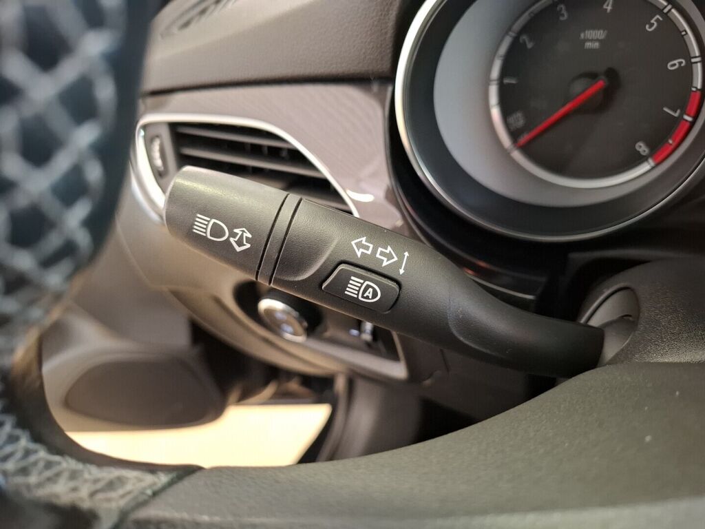 Opel Astra 2016 Vihreä