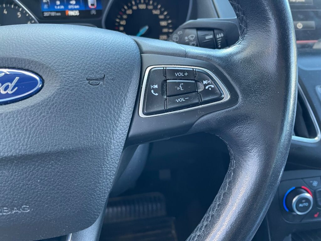 Ford Focus 2016 Harmaa