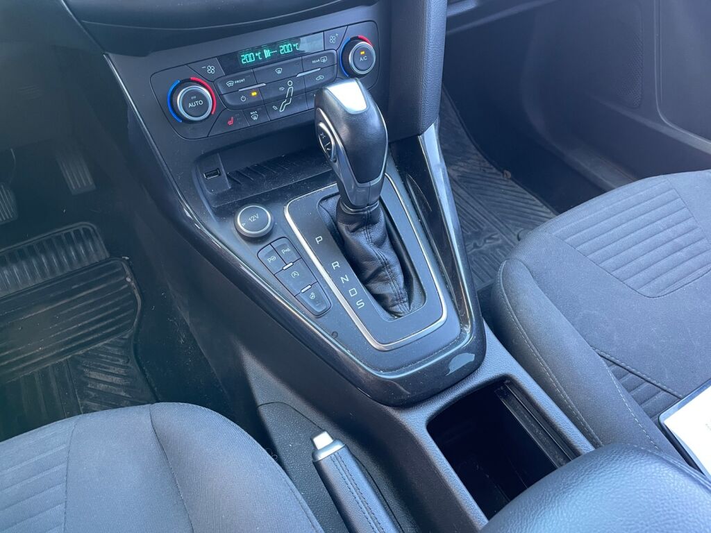 Ford Focus 2016 Harmaa