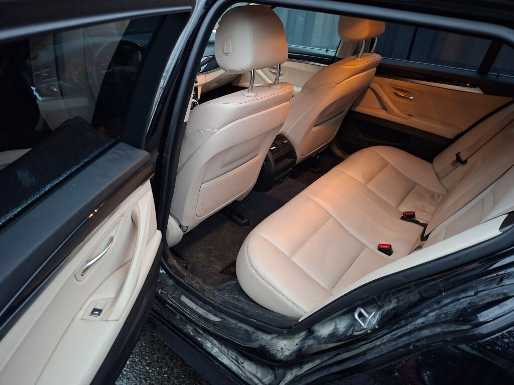 BMW 520 2016 Musta