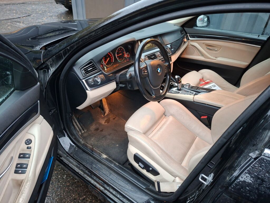 BMW 520 2016 Musta