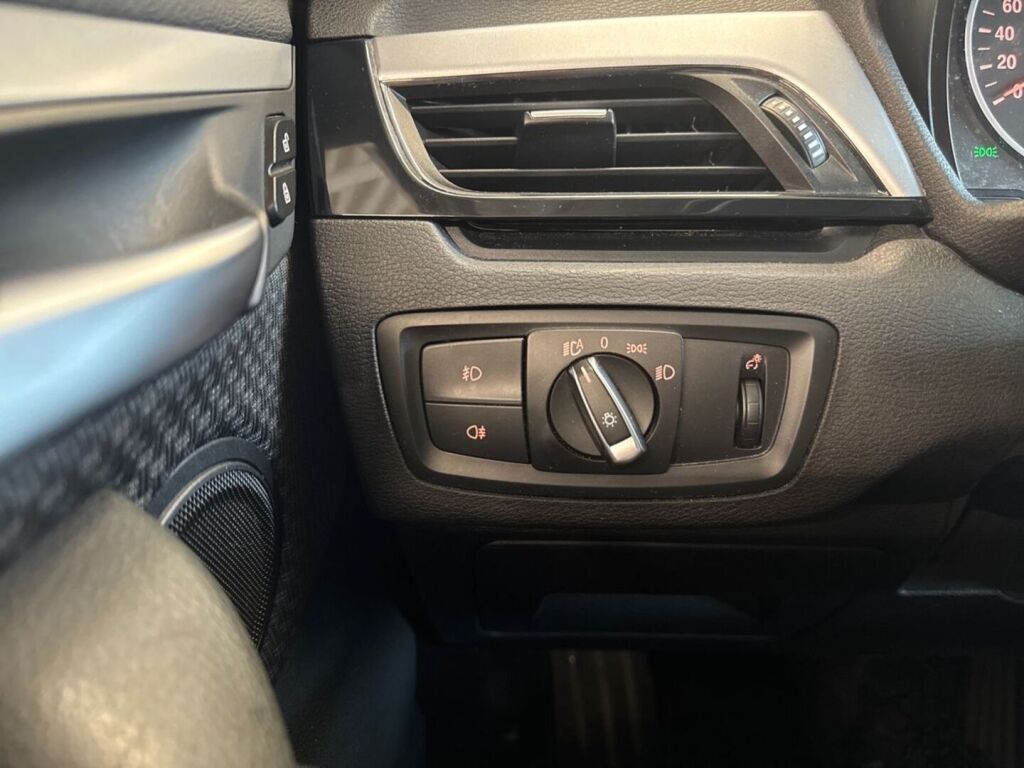 BMW X1 2016 Musta