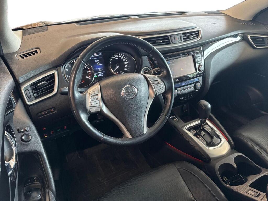 Nissan Qashqai 2016 Ruskea (beige)