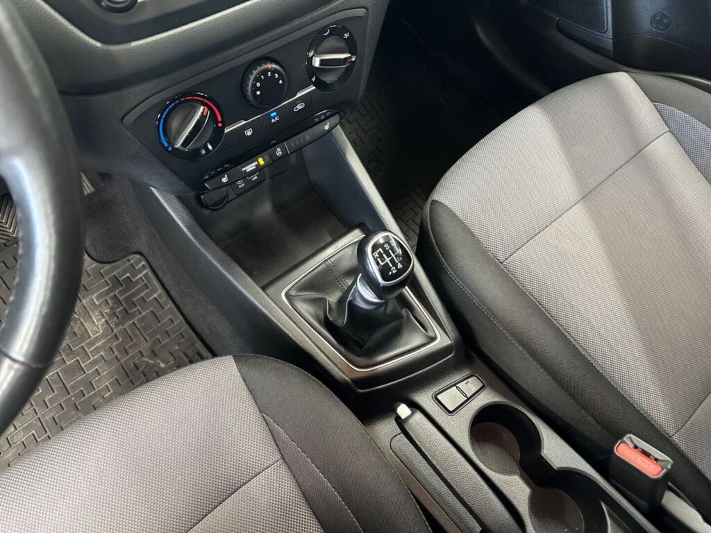 Hyundai i20 Hatchback 2019 Valkoinen