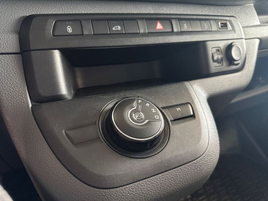 Opel Vivaro 2020 Valkoinen