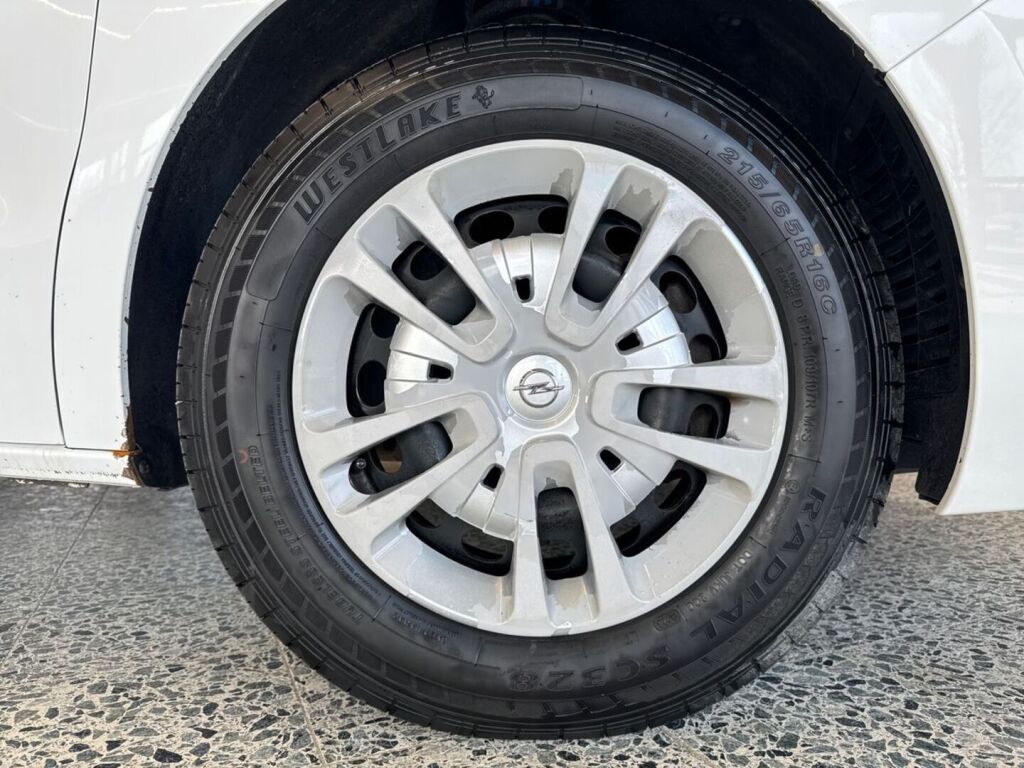 Opel Vivaro 2020 Valkoinen