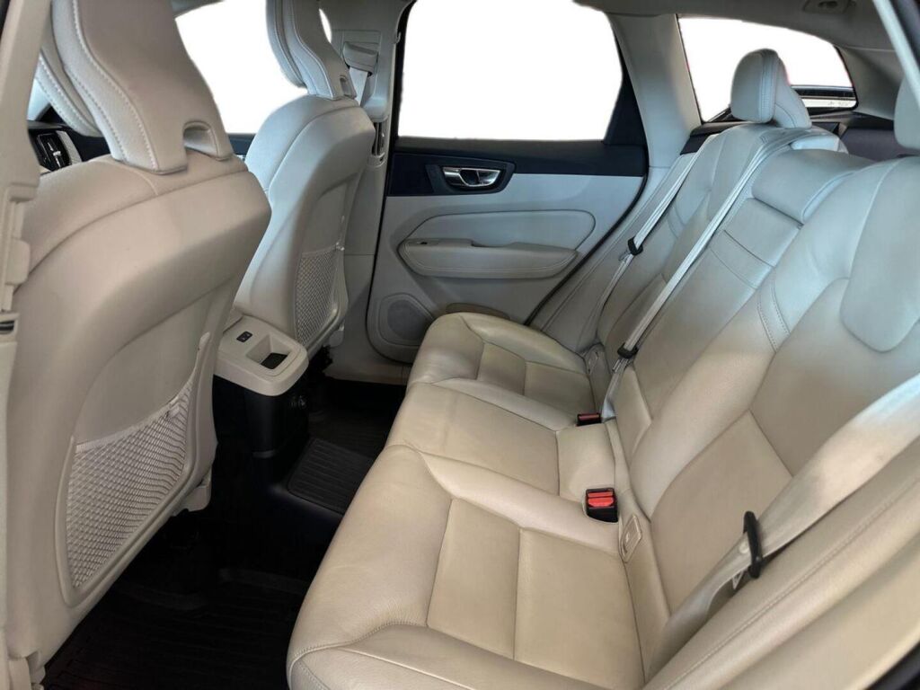 Volvo XC60 2019 Ruskea (beige)
