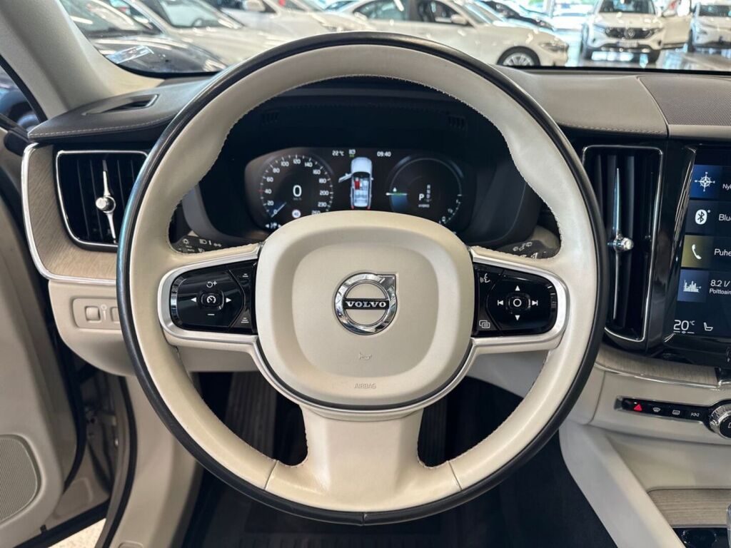 Volvo XC60 2019 Ruskea (beige)
