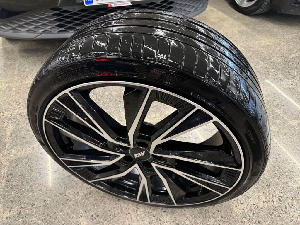 Volvo V90 2019 Sininen