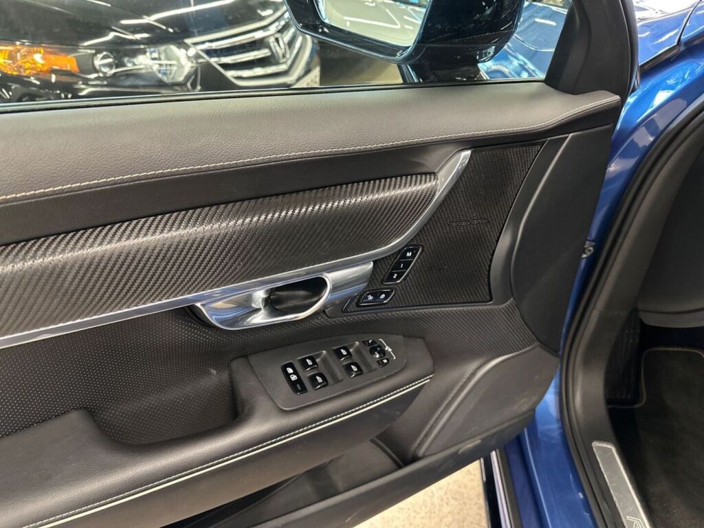 Volvo V90 2019 Sininen