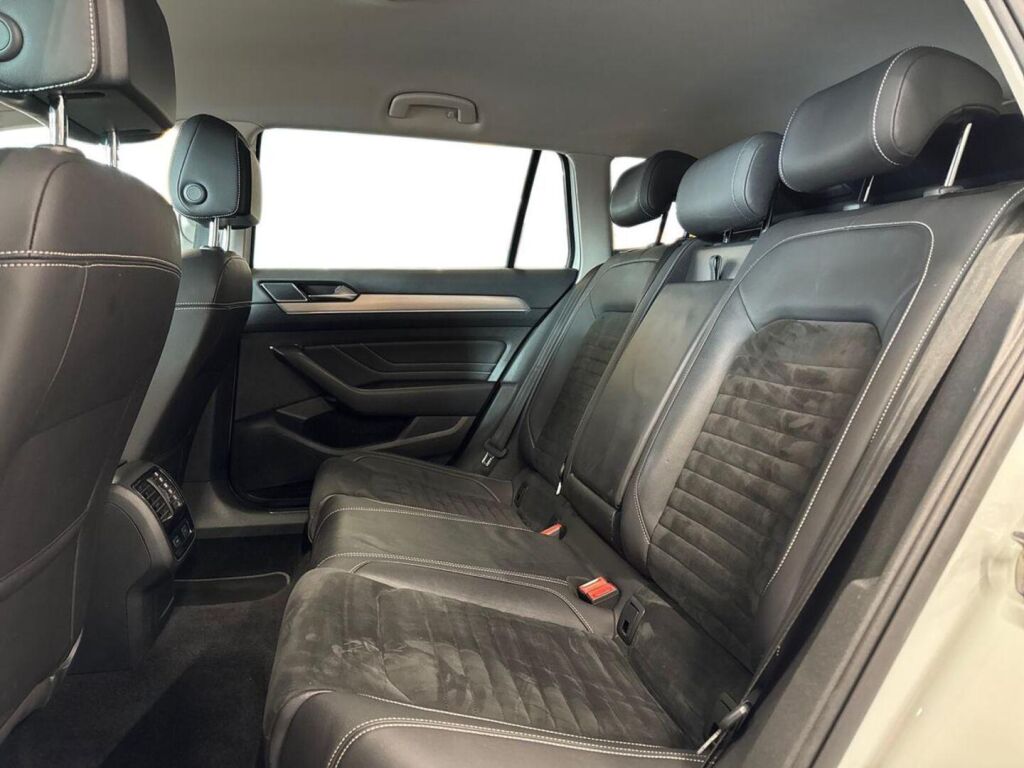 Volkswagen Passat 2020 Valkoinen