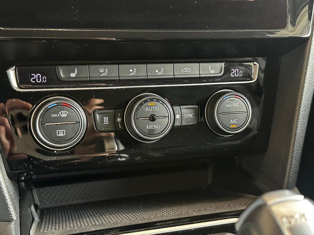 Volkswagen Passat 2020 Valkoinen