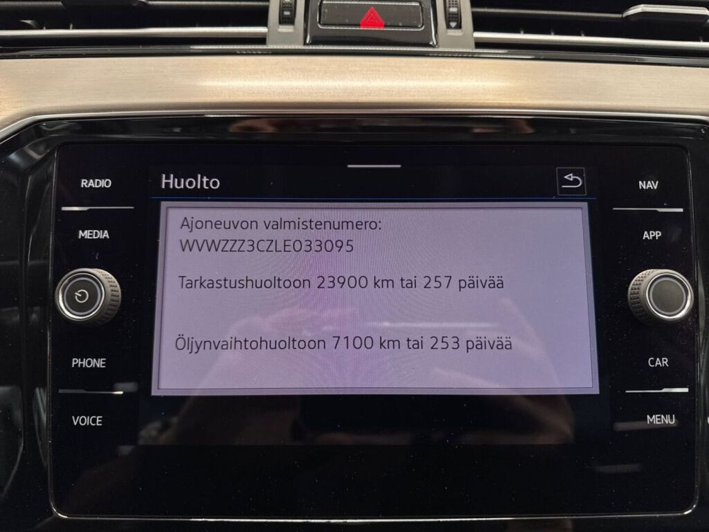 Volkswagen Passat 2020 Valkoinen