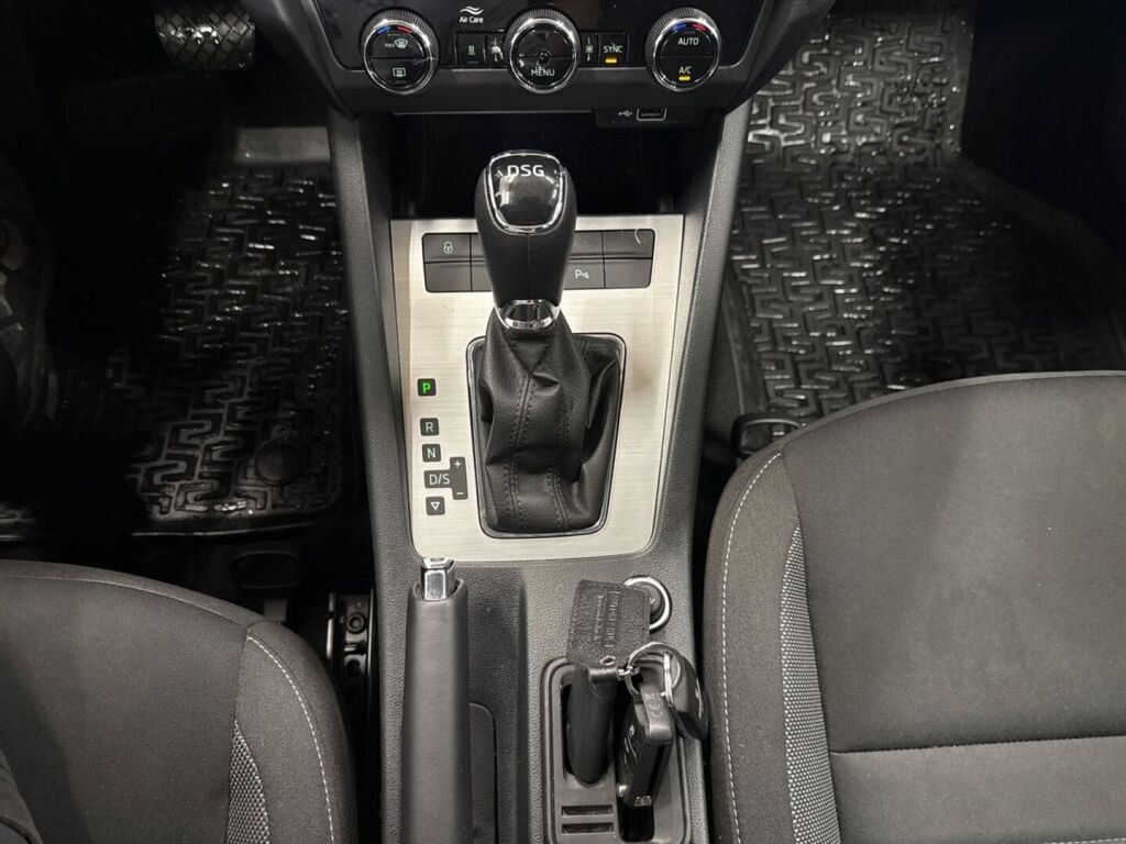 Skoda Octavia 2020 Valkoinen