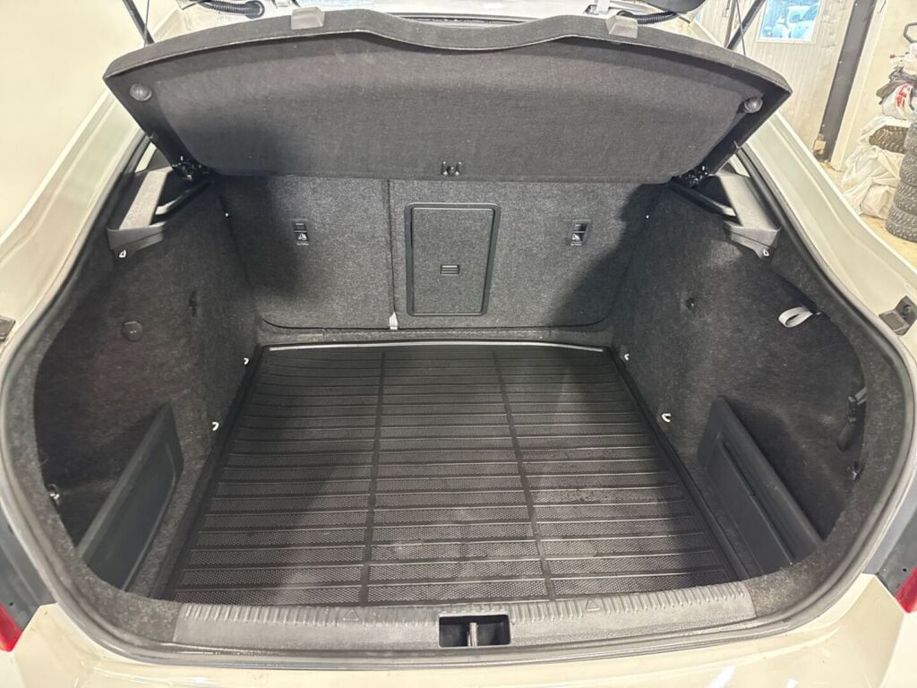 Skoda Octavia 2020 Valkoinen